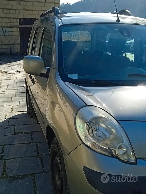Usata 2008 Renault Kangoo Monovolume | 2200 € (Buon prezzo) - Immagine 1/4
