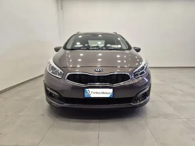 Usado Kia Ceed 101 CV (74 kW) 2016 Marrón Utilitario