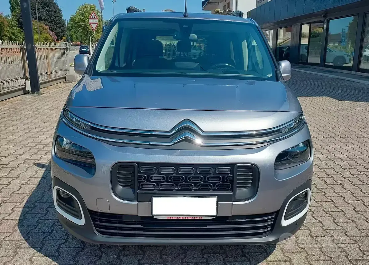 Usata Citroën Berlingo Shine 131 CV (96 kW) 2019 Steel grey Monovolume