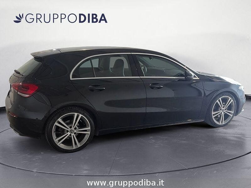 Usata Mercedes A180 116 CV (85 kW) 2019 Nero Berlina