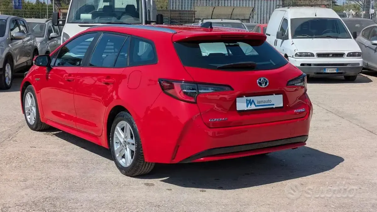 Usata Toyota Corolla Business Edition 98 CV (72 kW) 2021 Rosso Furgone