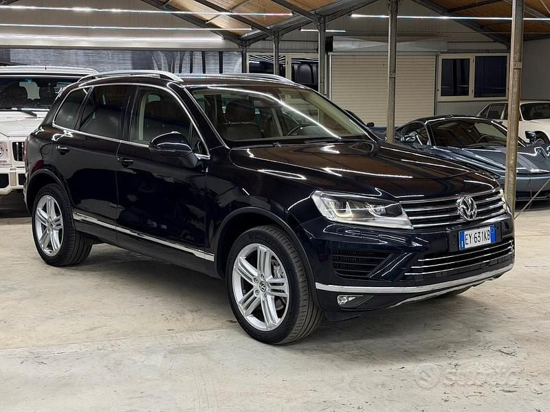 Nero Usata 2015 VW Touareg SUV | 16.900 € (Buon prezzo) - Immagine 1/4