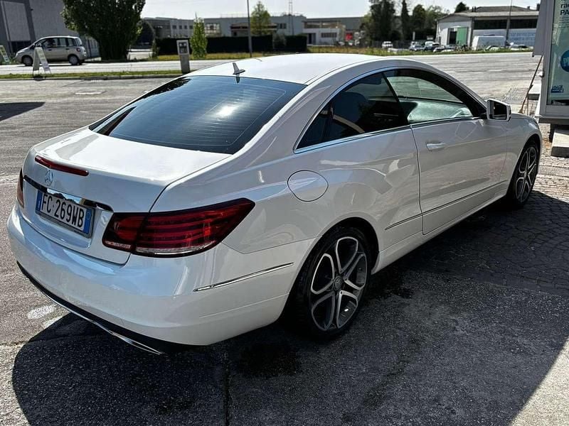 Usata Mercedes E220 Premium 170 CV (125 kW) 2016 Other Coupé