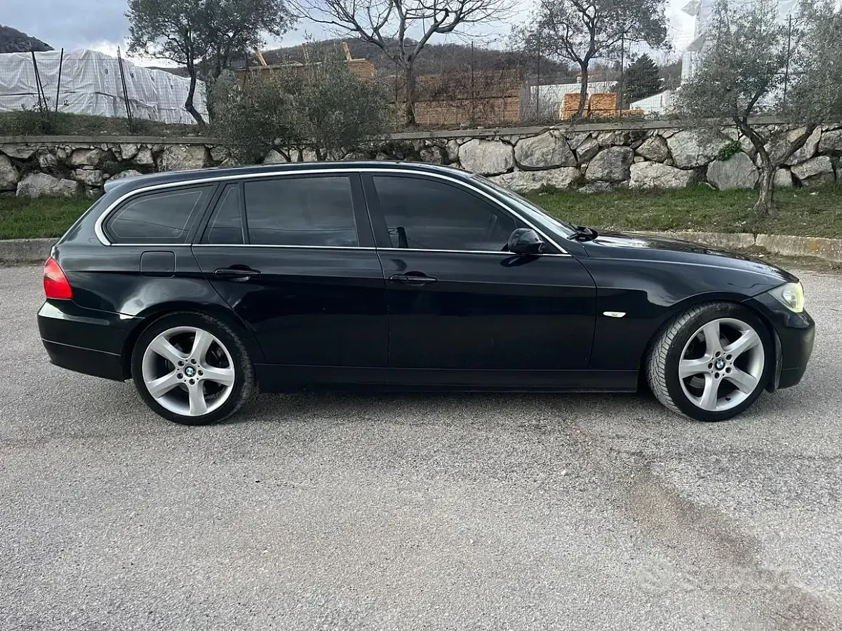 Usata BMW 330 231 CV (169 kW) 2006 Nero Berlina