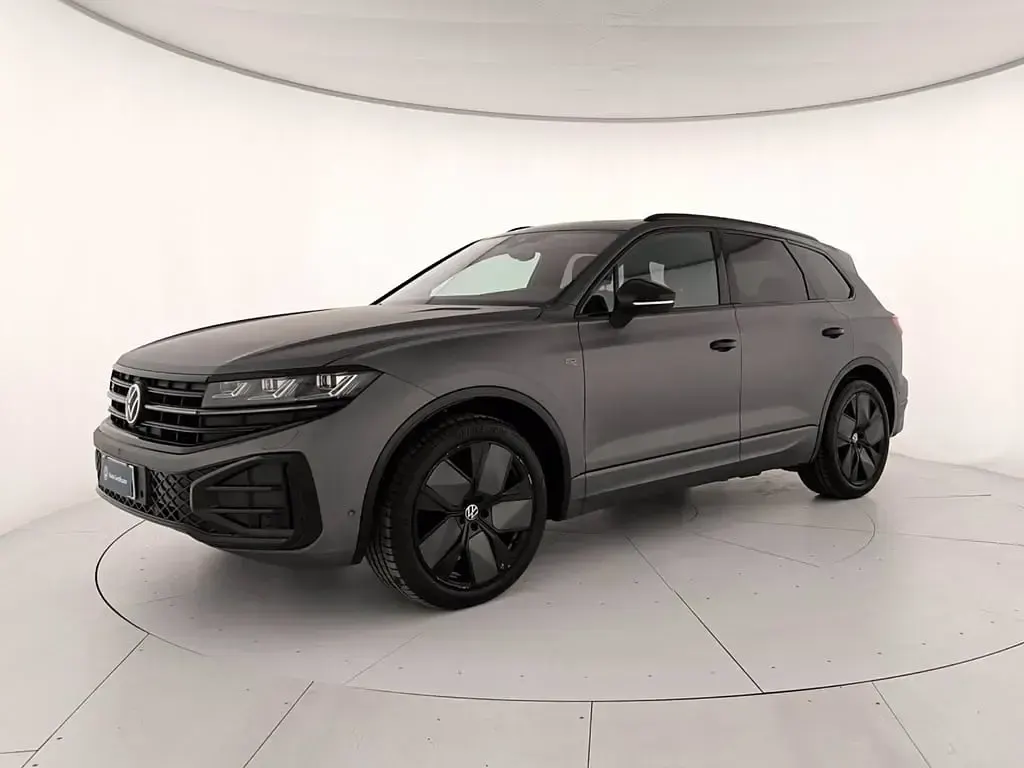 Usata VW Touareg R-line 231 CV (169 kW) 2024 SUV