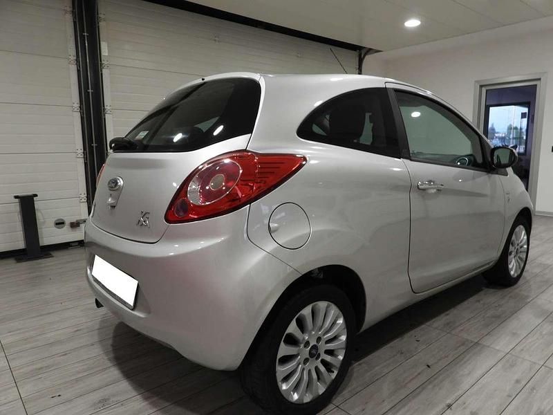 Usata Ford Ka Titanium 69 CV (50 kW) 2013 Argento Utilitaria
