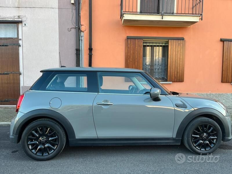 Usata 2022 Mini ONE Essential Due volumi | 20.000 € (Buon prezzo) - Immagine 1/4