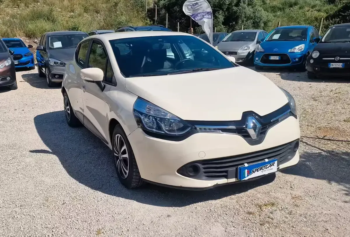 Second-hand Renault Clio IV 90 CP (66 kW) 2015 Bej Berlinǎ