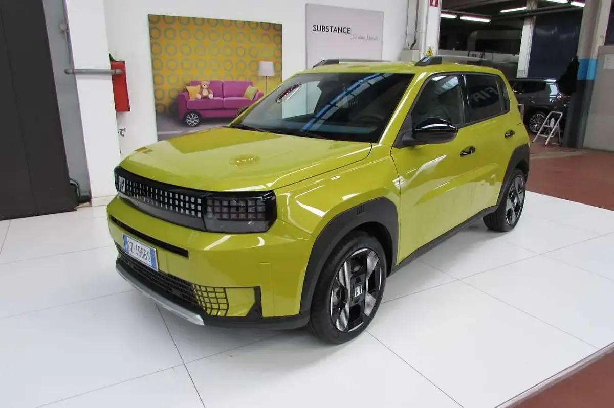 Usata Fiat Grande Panda La Prima 52 kW (72 CV) 2025 Giallo limone Utilitaria