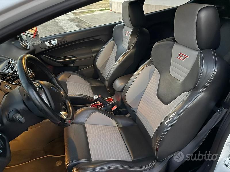 Usata Ford Fiesta ST 182 CV (133 kW) 2014 Utilitaria