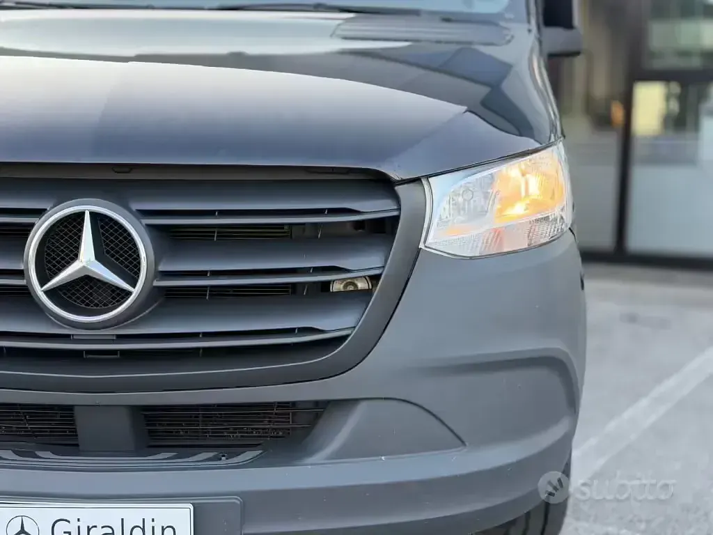 Usata Mercedes Sprinter 150 CV (110 kW) 2023 Nero Furgone
