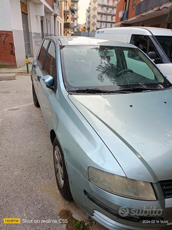 Usata 2005 Fiat Stilo Tre volumi | 600 € (Super prezzo) - Immagine 1/4