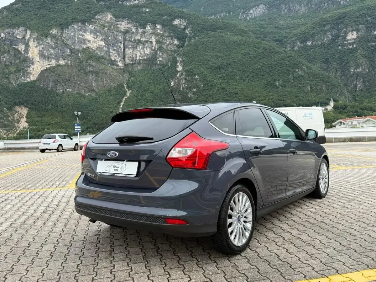 Usata Ford Focus Titanium 116 CV (85 kW) 2012 Grigio Berlina