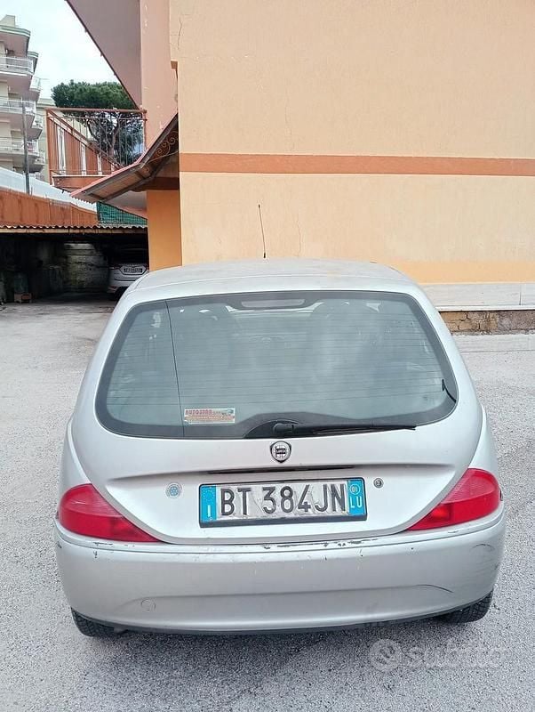 Usata Lancia Ypsilon 2001 Utilitaria
