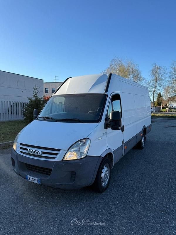 Usata Iveco Daily 177 CV (130 kW) 2008 Bianco Berlina