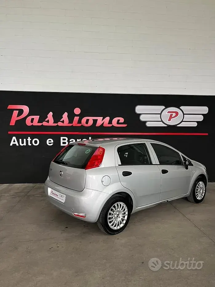 Begagnad Fiat Punto Evo 69 HK (50 kW) 2018 Grå Halvkombi