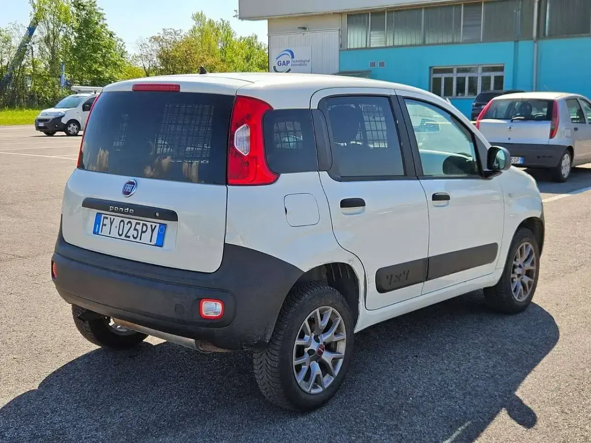 Usata Fiat Panda 4x4 Pop 86 CV (63 kW) 2019 Bianco Utilitaria