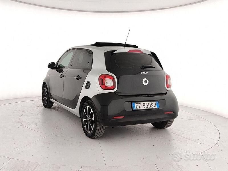 Usata Smart ForFour Passion 70 CV (51 kW) 2015 Nero Utilitaria