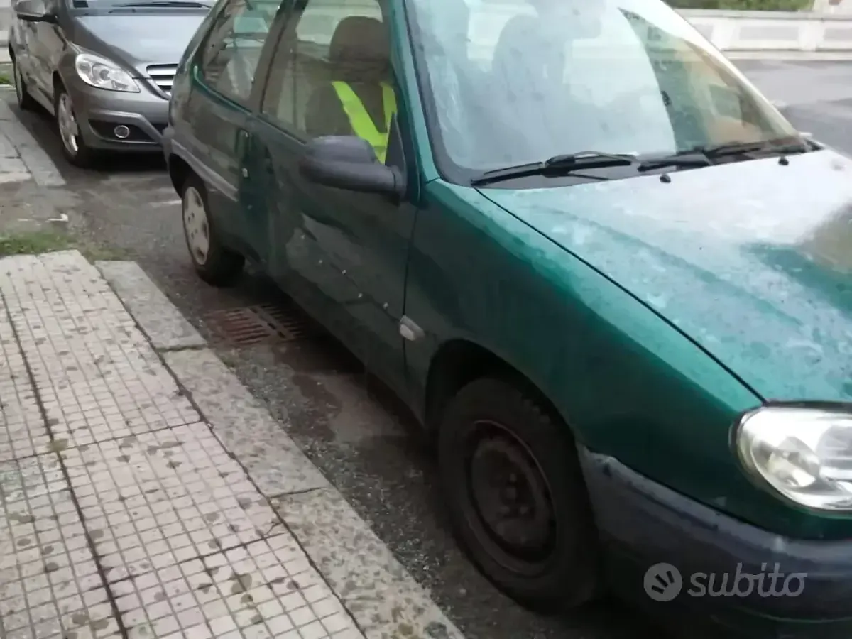 Usata Citroën Saxo 60 CV (44 kW) 2001 Verde Utilitaria