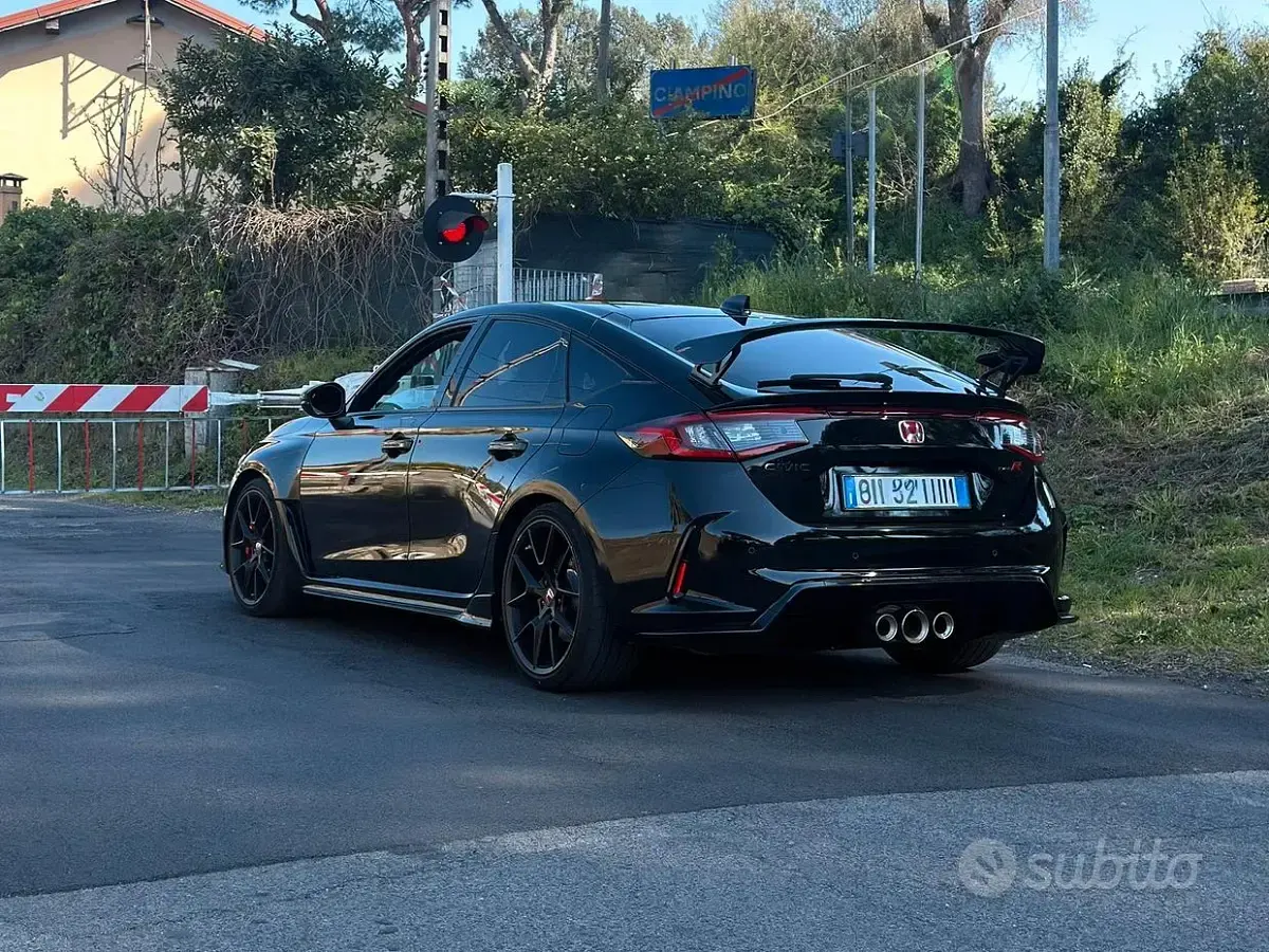 Usata Honda Civic Type R 329 CV (241 kW) 2023 Nero Berlina