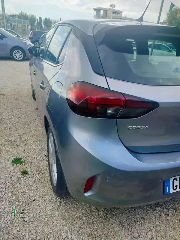 Usata Opel Corsa Elegance 101 CV (74 kW) 2021 Grigio Utilitaria