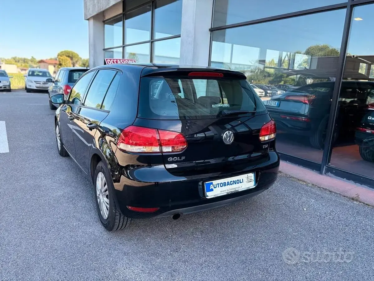 Usata VW Golf VI Trendline 105 CV (77 kW) 2010 Nero Utilitaria