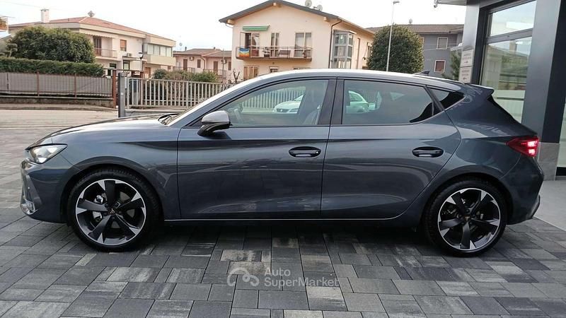 Usata Cupra Leon 150 CV (110 kW) 2025 Grigio Berlina
