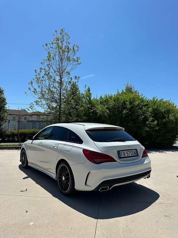 Usata Mercedes CLA220 Shooting Brake Premium 177 CV (130 kW) 2015 Bianco Station wagon