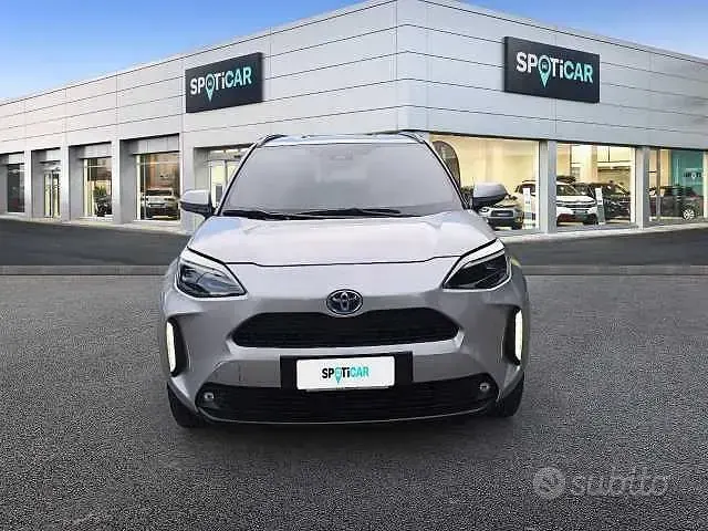 Usata Toyota Yaris Cross Trend 92 CV (67 kW) 2023 Grigio SUV