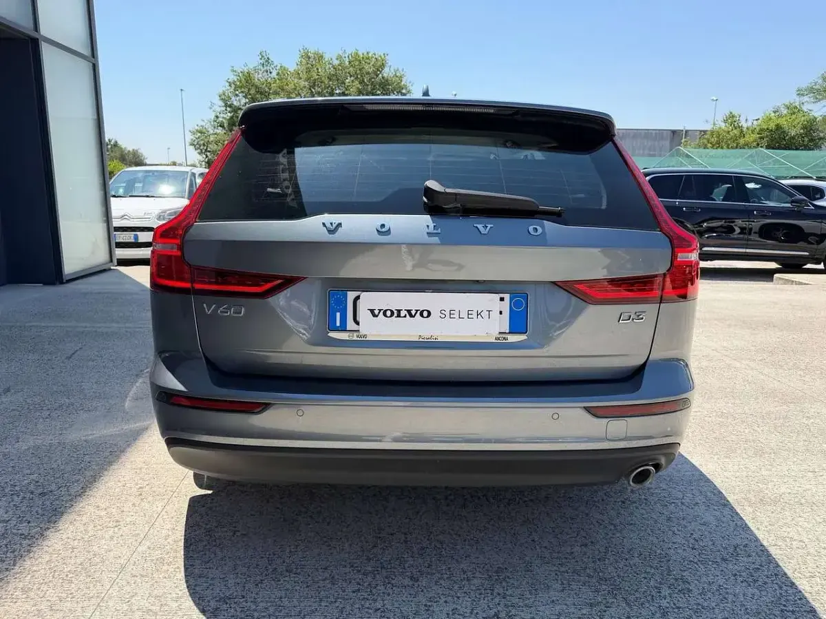 Usata Volvo V60 Business Edition 150 CV (110 kW) 2021 Grigio Station wagon