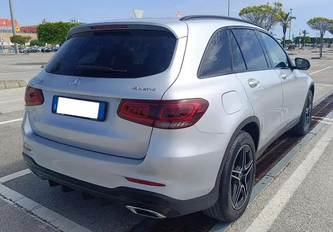 Usata Mercedes GLC220 Premium Plus 194 CV (142 kW) 2019 Argento SUV
