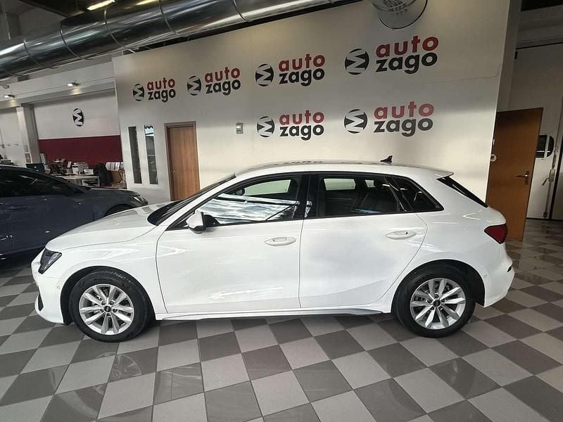 Usado Audi A3 Advanced 150 CV (110 kW) 2025 Blanco Berlina