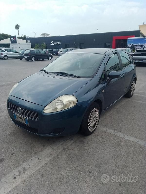 Usata Fiat Grande Punto Active 75 CV (55 kW) 2007 Blu/azzurro Utilitaria