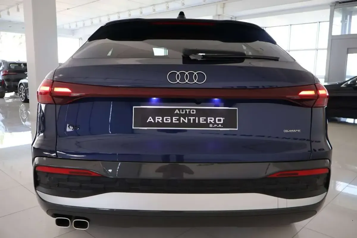 Usata Audi Q5 Advanced 204 CV (150 kW) 2025 Blu navarra met SUV