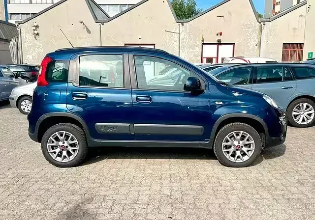 Usata Fiat Panda 4x4 S 95 CV (69 kW) 2018 Bluazzurro Utilitaria