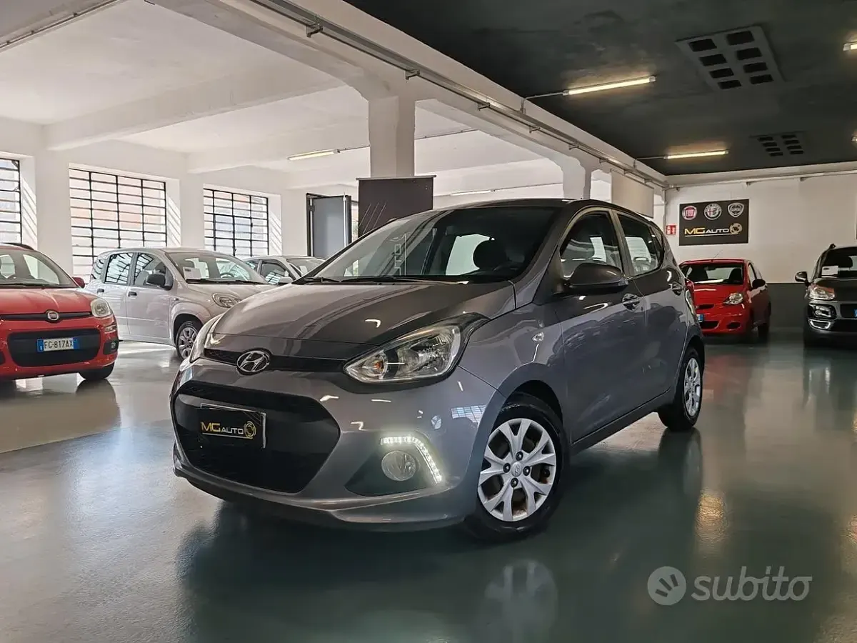 Usata Hyundai i10 Comfort 67 CV (49 kW) 2015 Grigio Utilitaria