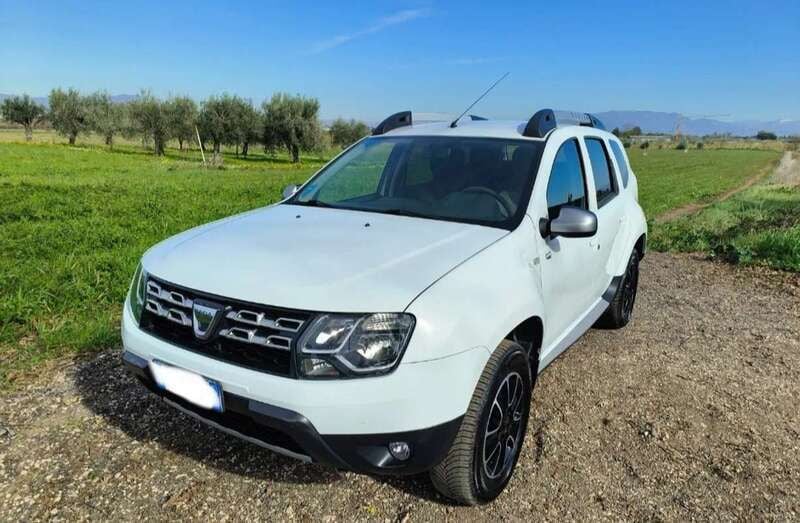 Usata 2013 Dacia Duster Lauréate SUV | 8900 € (Molto cara) - Immagine 1/4