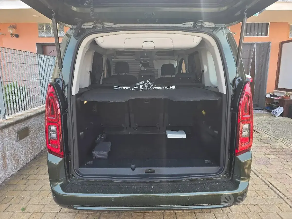 Usata Fiat Doblò 131 CV (96 kW) 2025 Verde Monovolume