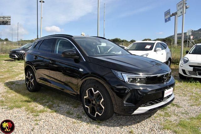 Usata Opel Grandland X Ultimate 130 CV (95 kW) 2024 Nero SUV