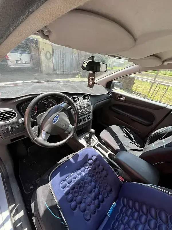 Usata Ford Focus Style 90 CV (66 kW) 2006 Grigio Station wagon
