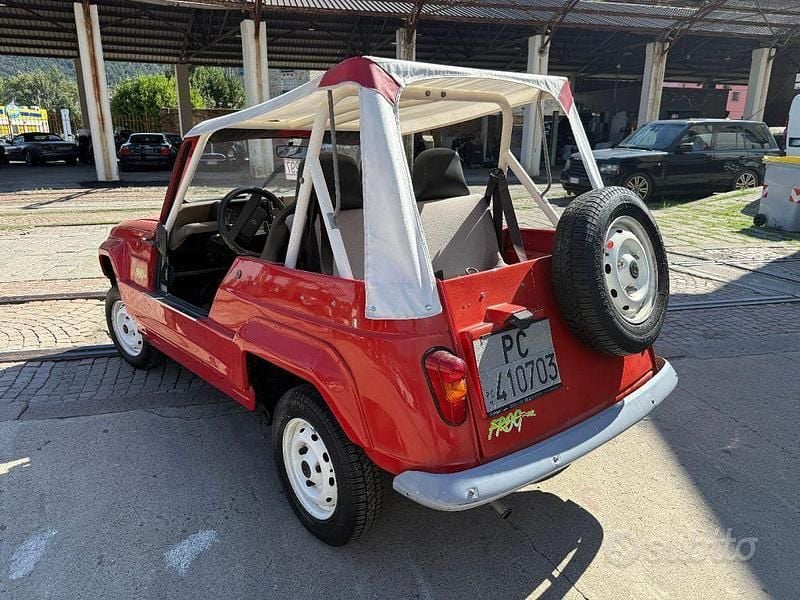 Usata Renault R4 34 CV (25 kW) 1987 Rosso(met.) Utilitaria