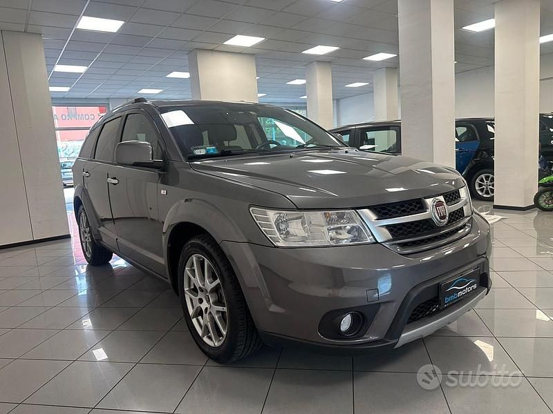 Usata Fiat Freemont Lounge 170 CV (125 kW) 2013 Grigio SUV