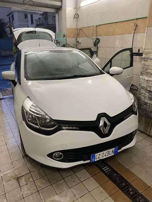 Usata Renault Clio IV Dynamique 75 CV (55 kW) 2015 Berlina