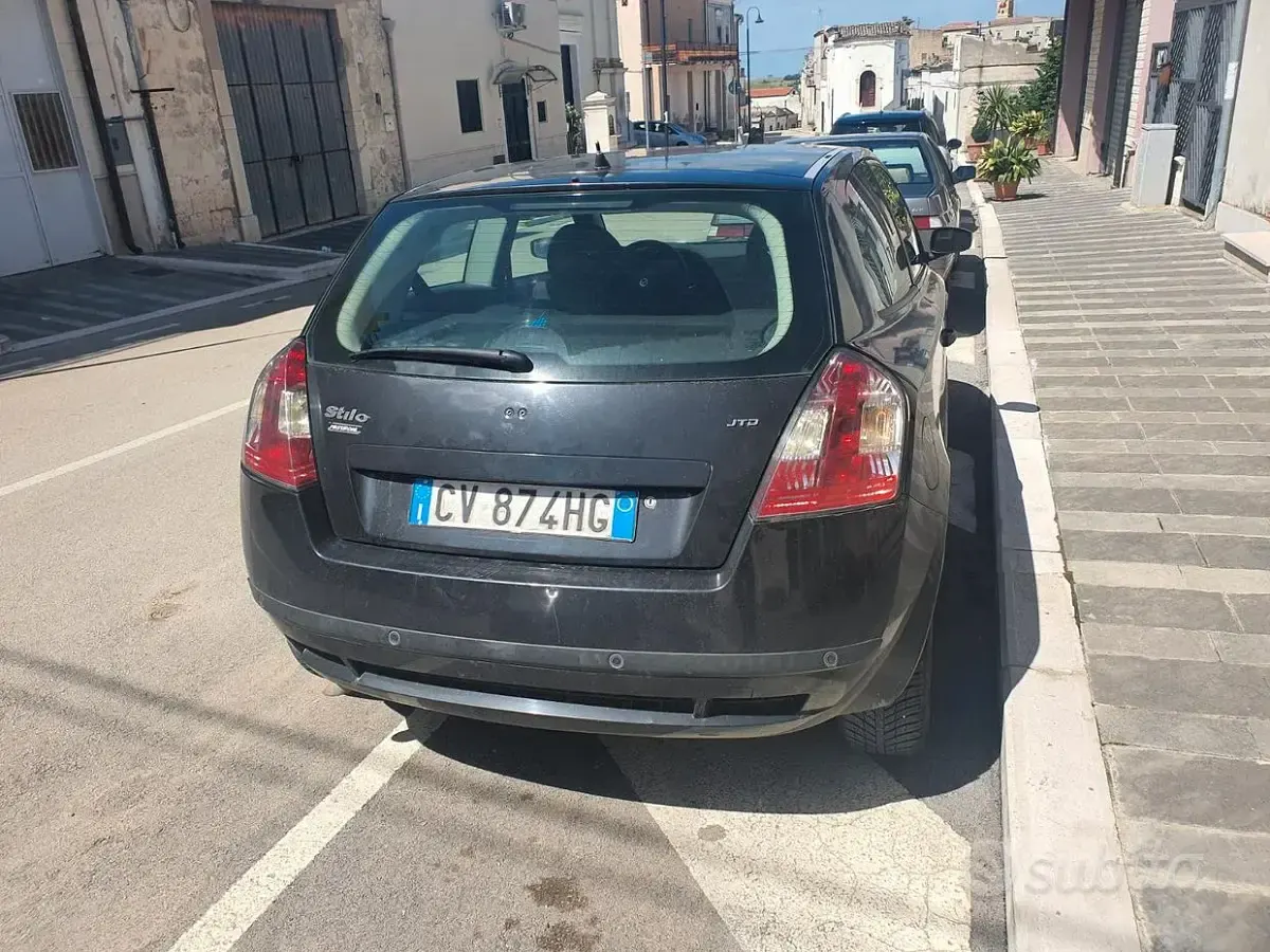 Usata Fiat Stilo 116 CV (85 kW) 2005 Nero Berlina