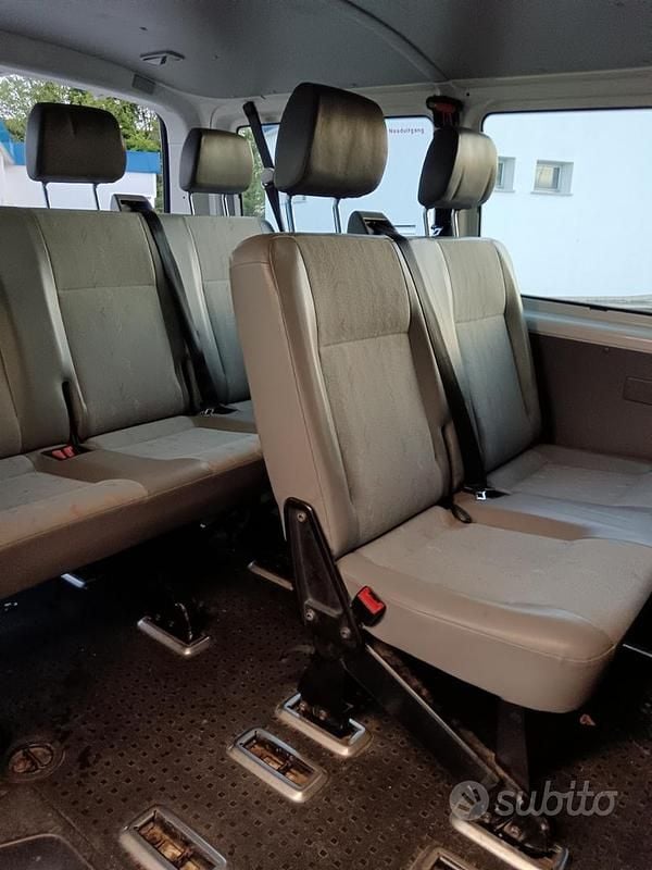 Usata VW Caravelle 2008 Bianco Monovolume