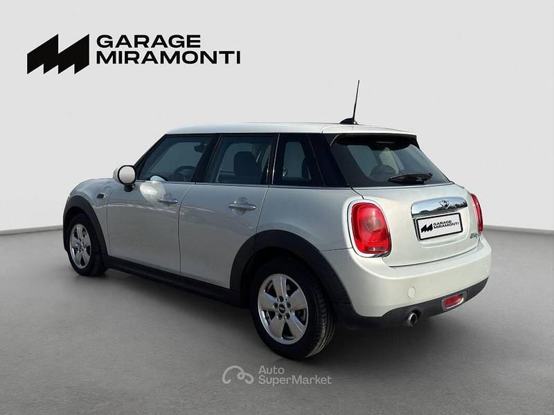 Usata Mini Cooper D 116 CV (85 kW) 2015 Argento Utilitaria