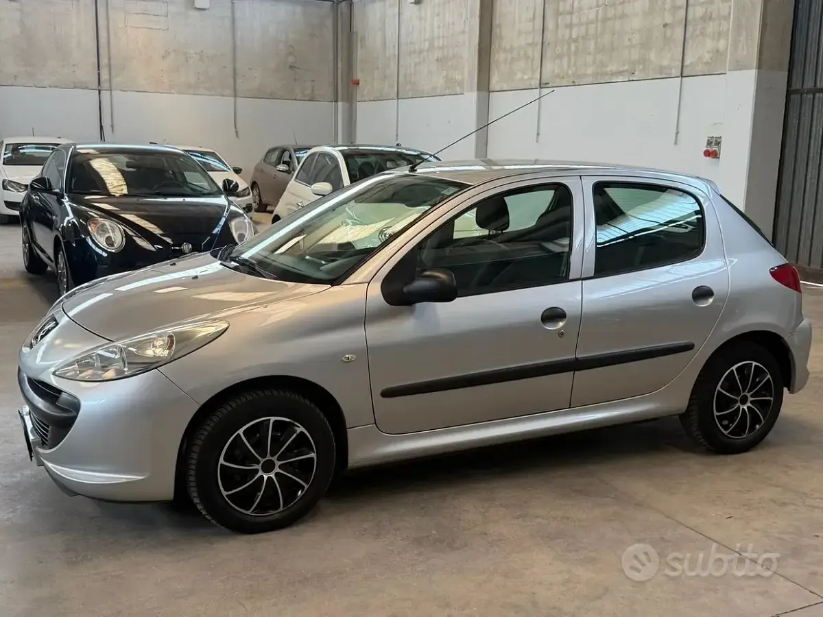 Usata Peugeot 206 60 CV (44 kW) 2010 Grigio Berlina