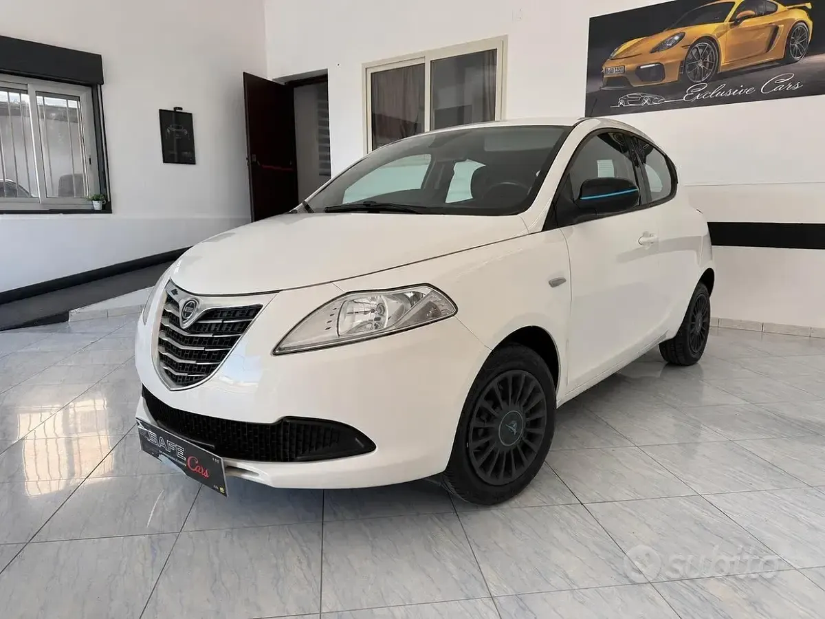 Usata Lancia Ypsilon 69 CV (50 kW) 2013 Bianco Utilitaria