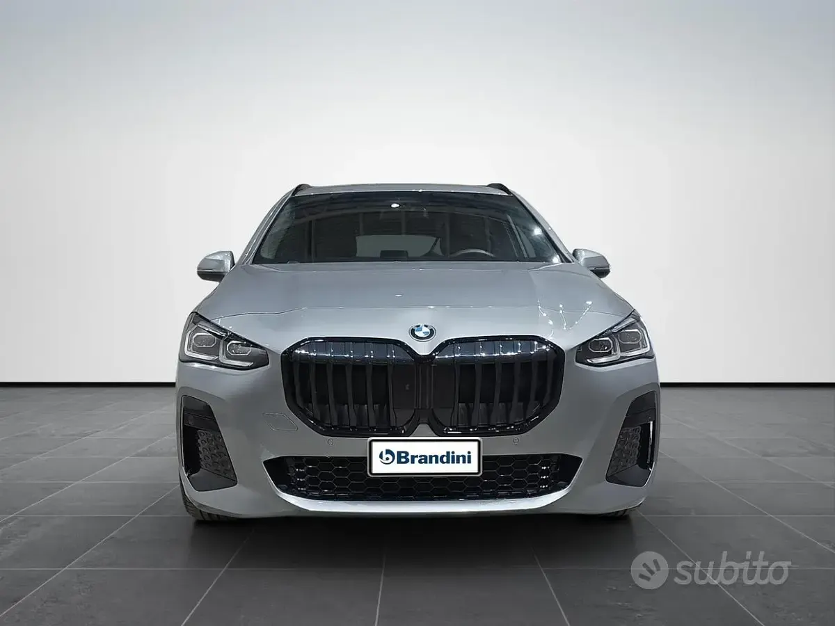 Usata BMW 218 Active Tourer Shadowline 150 CV (110 kW) 2025 Skyscraper grey metallic Monovolume