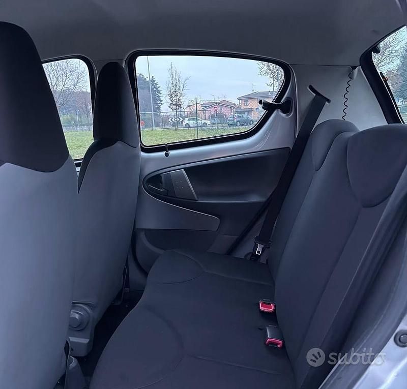 Usata Toyota Aygo Connect Style 68 CV (50 kW) 2012 Grigio Utilitaria